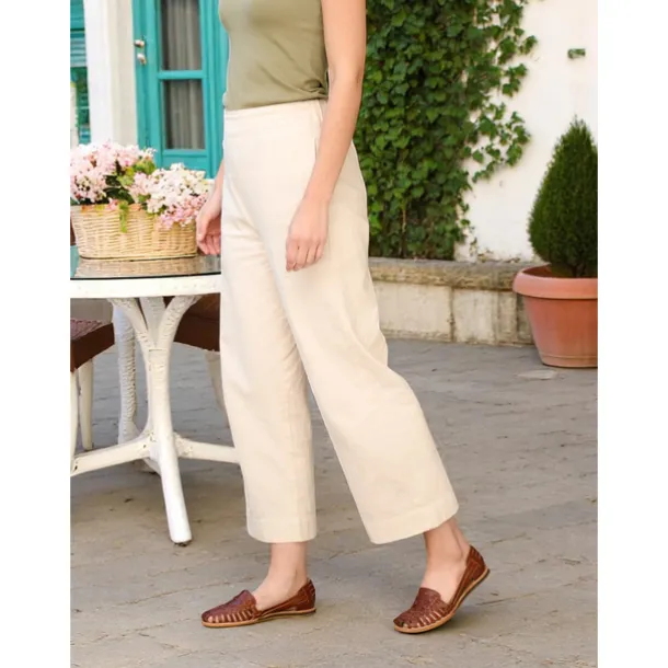 Women's Brown Woven Faux Leather Slip-On Flats – Breathable Vintage Casual Loafers for Spring & Autumn Walks and vacation