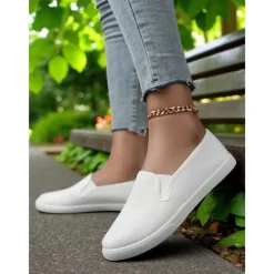 Women's Canvas Slip-On Sneakers – Lightweight Minimalist Flats for Daily Errands, Park Walks and Weekend Brunch Outings