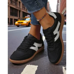 Women's Colorblock Lace-Up Casual Sneakers - Sporty College Style Walking Shoes for Daily Wear and Street Outfits