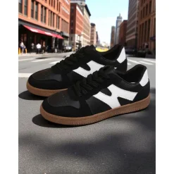 Women's Colorblock Lace-Up Casual Sneakers - Sporty College Style Walking Shoes for Daily Wear and Street Outfits