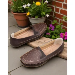 Women's Comfortable Slip-On Loafers – Soft Leather Casual Walking Flats with Stitch Detailing for Daily Wear, Travel and Errands