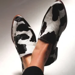 Women's Cowhide Pattern Faux Leather Loafers – Stylish Black & White Slip-On Flats for Casual and Office Wear