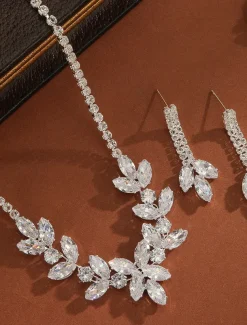 Women's Crystal Leaf Necklace and Dangle Earrings Set - Elegant Zircon Jewelry for Evening Parties and Formal Events