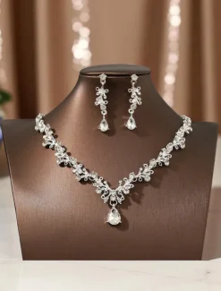 Women's Elegant Gold-Plated Necklace and Earrings Set with Sparkling Teardrop Crystals - Luxury Jewelry for Weddings, Parties, and Formal Events