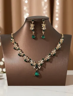 Women's Elegant Gold-Plated Necklace and Earrings Set with Sparkling Teardrop Crystals - Luxury Jewelry for Weddings, Parties, and Formal Events