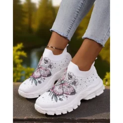 Women's Flyknit Slip-On Sneakers with Autumn Pumpkin Coffee Print – Lightweight Casual Fall Walking Shoes for Halloween & Harvest Festival