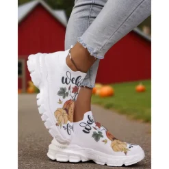 Women's Flyknit Slip-On Sneakers with Autumn Pumpkin Coffee Print – Lightweight Casual Fall Walking Shoes for Halloween & Harvest Festival