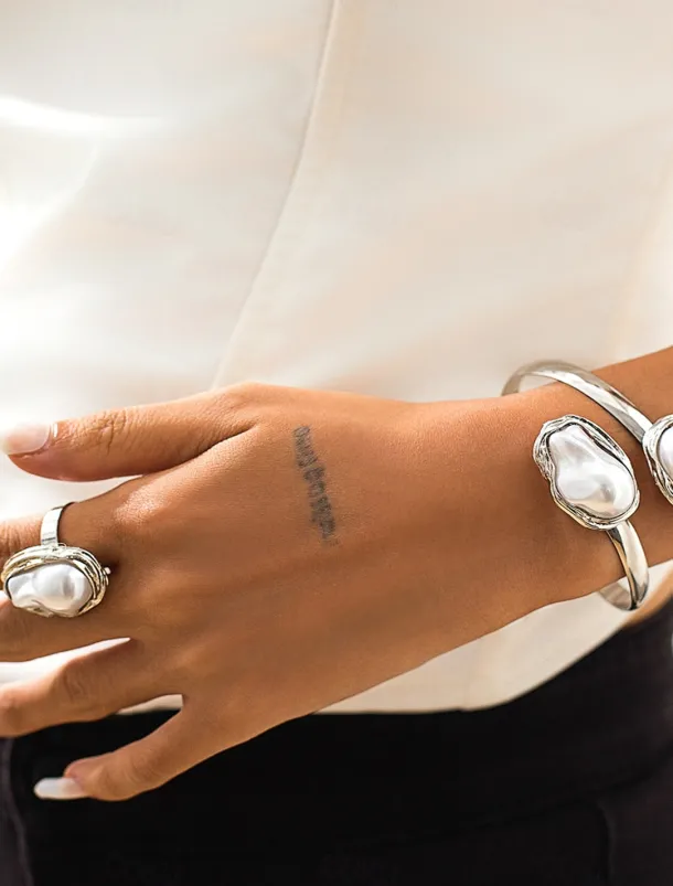 Women's Gold Chunky Choker,Bracelet, Ring Necklace with Baroque Pearl - Bold Statement Jewelry for Weddings, Galas and Evening Parties