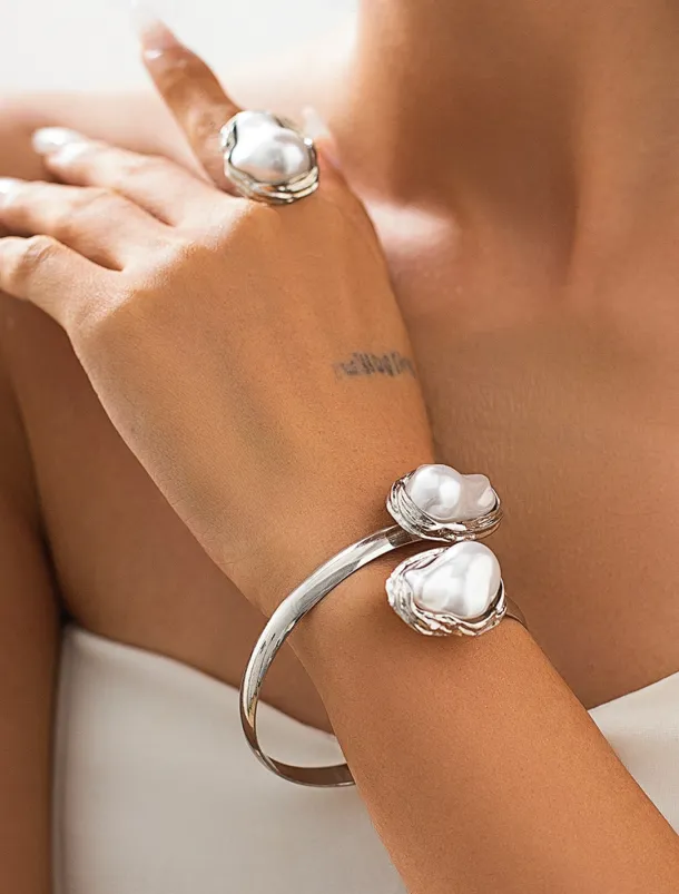 Women's Gold Chunky Choker,Bracelet, Ring Necklace with Baroque Pearl - Bold Statement Jewelry for Weddings, Galas and Evening Parties