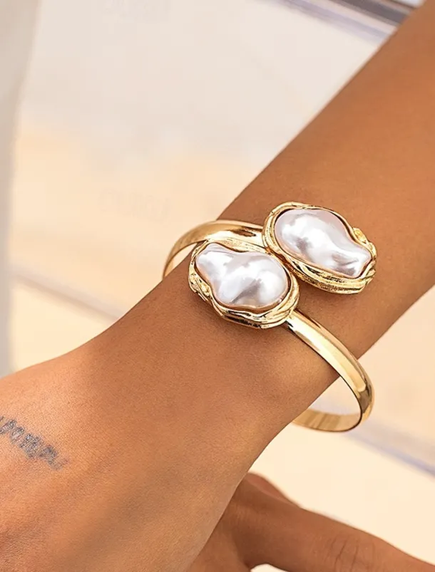 Women's Gold Chunky Choker,Bracelet, Ring Necklace with Baroque Pearl - Bold Statement Jewelry for Weddings, Galas and Evening Parties