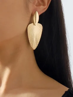 Women's Gold Leaf-Shaped Statement Earrings – Elegant Geometric Drop Earrings for Parties and Special Occasions