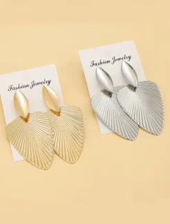 Women's Gold Leaf-Shaped Statement Earrings – Elegant Geometric Drop Earrings for Parties and Special Occasions