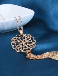 Women's Gold Long Pendant Necklace with Intricate Floral Design and Tassel Accent - Elegant Statement Jewelry for Casual and Formal Outfits