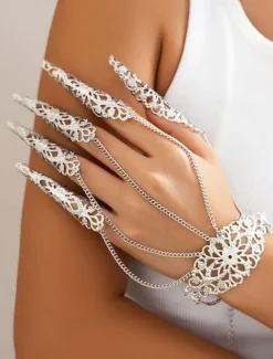 Women's Gothic Black Lace Finger Armor with Chains, Intricate Halloween Costume Jewelry for Cosplay and Special Occasions