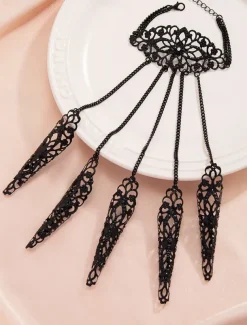 Women's Gothic Black Lace Finger Armor with Chains, Intricate Halloween Costume Jewelry for Cosplay and Special Occasions