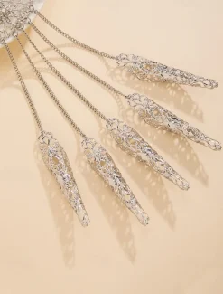 Women's Gothic Black Lace Finger Armor with Chains, Intricate Halloween Costume Jewelry for Cosplay and Special Occasions