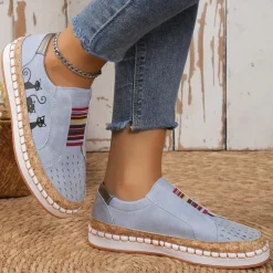 Women's Green Cat Print Slip-On Casual Sneakers – Breathable Loafers with Elastic Panel for Walking, Travel & Everyday Wear