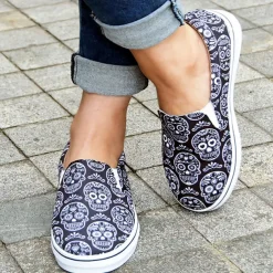Women's Halloween Pumpkin Slip-On Shoes - Comfortable Canvas Sneakers with Jack-O'-Lantern Print, Perfect for Casual Wear and Halloween Parties