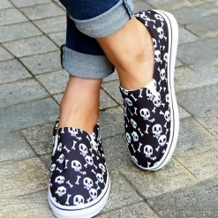 Women's Halloween Pumpkin Slip-On Shoes - Comfortable Canvas Sneakers with Jack-O'-Lantern Print, Perfect for Casual Wear and Halloween Parties