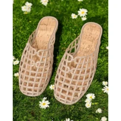 Women's Hollow-Out Jelly Flat Mules – Trendy Square-Toe Beach Slippers for Summer Casual Wear and Beach