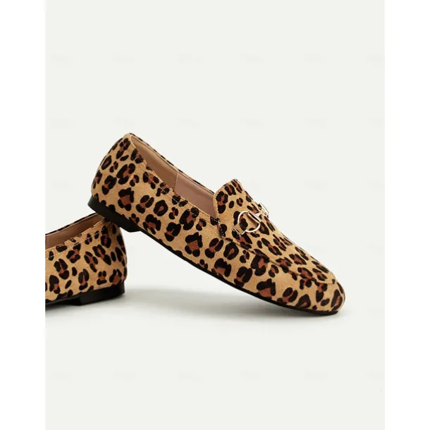 Women's Leopard Print Loafers with Metal Buckle – Casual Animal Print Slip-On Shoes for Everyday Wear