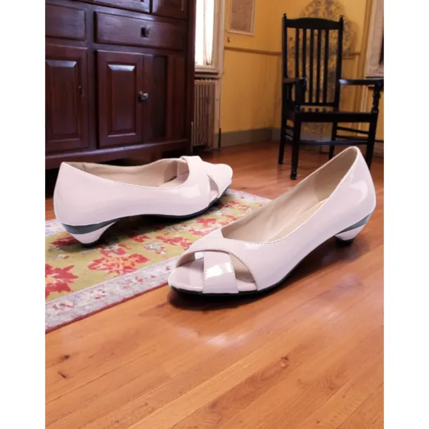 Women's Navy Blue Patent Leather Peep Toe Kitten Heels – 1950s Vintage Style Dress Shoes for Office, Church, and Spring Events