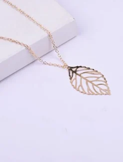 Women's Necklace 1PC Leaf Pendant Metal Alloy Long Necklace Chic Leaf Shaped Chain Jewelry Necklaces (Silver Gold, One Size)
