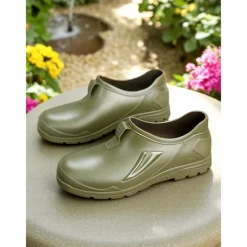 Women's Practical Green Slip-On Garden Shoes – Durable, Lightweight, Ideal for Gardening, Outdoor Work, and Casual Wear