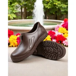 Women's Practical Green Slip-On Garden Shoes – Durable, Lightweight, Ideal for Gardening, Outdoor Work, and Casual Wear