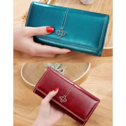 Women's Red Faux Leather Wallet with Multiple Card Slots and Zippered Coin Pocket – Elegant and Functional Clutch for Everyday Use