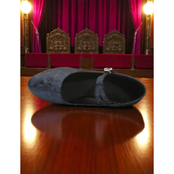 Women's Red Mary Jane Ballroom Dance Shoes with Mid Heels, Vintage Performance Pumps for Prom and Professional Dancers