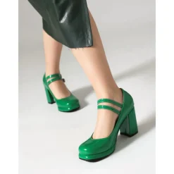 Women's Retro Double-Strap Mary Jane Heels - Patent Leather Block Heel Shoes for Vintage-Inspired Outfits