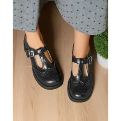 Women's 1950s-Inspired Black T-Strap Mary Jane Shoes - Vintage Brogue Leather Heels with Buckle and Chunky Sole for Daily Wear,Cosplay & Gothic Outfits
