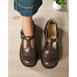 Women's 1950s-Inspired Black T-Strap Mary Jane Shoes - Vintage Brogue Leather Heels with Buckle and Chunky Sole for Daily Wear,Cosplay & Gothic Outfits