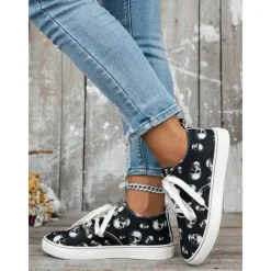 Women's Skull Print Lace-Up Sneakers – Gothic Casual Low-Top Shoes with White Soles, Perfect for Halloween and Everyday Street Style