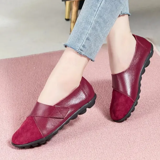 Women's Slip-on Loafers Round Toe Comfy Flat Shoes Casual Faux Leather Flats