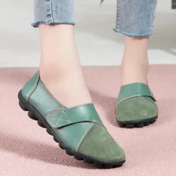 Women's Slip-on Loafers Round Toe Comfy Flat Shoes Casual Faux Leather Flats