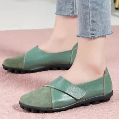 Women's Slip-on Loafers Round Toe Comfy Flat Shoes Casual Faux Leather Flats