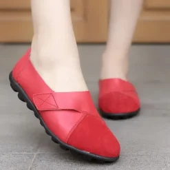 Women's Slip-on Loafers Round Toe Comfy Flat Shoes Casual Faux Leather Flats