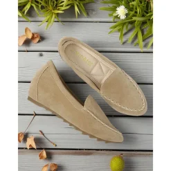 Women's Slip-On Loafers with Chain Stitch Detail – Soft Sole Casual Flats for Spring Walks, Office & Everyday Wear
