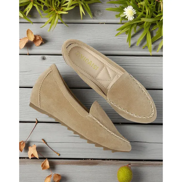 Women's Slip-On Loafers with Chain Stitch Detail – Soft Sole Casual Flats for Spring Walks, Office & Everyday Wear