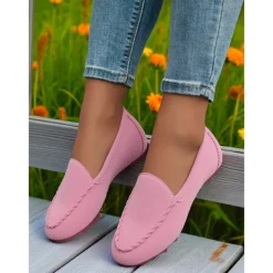 Women's Slip-On Loafers with Chain Stitch Detail – Soft Sole Casual Flats for Spring Walks, Office & Everyday Wear