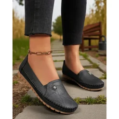 Women's Slip-On Moccasins with Decorative Flower – Soft Comfortable Loafers for Everyday, Casual Outings and Relaxing Walks