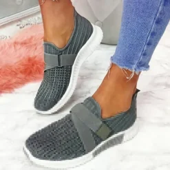 Women's Sneakers Slip-Ons Plus Size Flyknit Shoes White Shoes Outdoor Daily Flat Heel Round Toe Sporty Casual Minimalism Running Tissage Volant Loafer Light Blue Black White