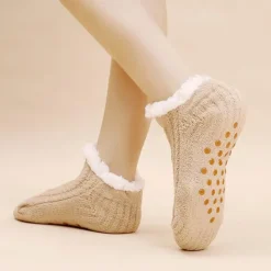 Women's Socks Autumn And Winter Super Soft Warm Cozy Fuzzy Fleece-Lined House Socks With Grippers Adult Ladies Floor Socks
