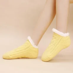 Women's Socks Autumn And Winter Super Soft Warm Cozy Fuzzy Fleece-Lined House Socks With Grippers Adult Ladies Floor Socks
