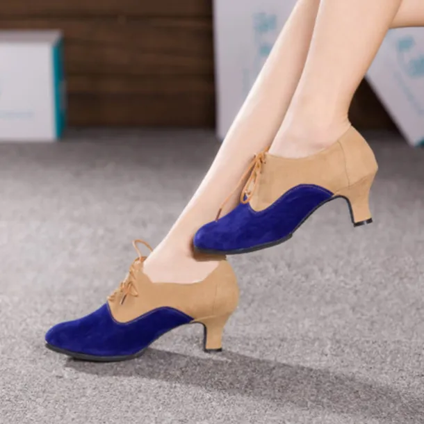 Women's Suede Lace-Up Low Heel Dance Shoes – Elegant Retro Style for Ballroom or Casual Occasions
