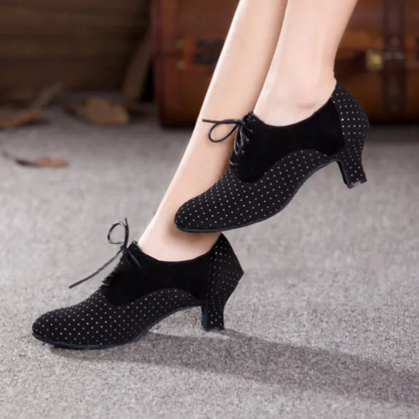 Women's Suede Lace-Up Low Heel Dance Shoes – Elegant Retro Style for Ballroom or Casual Occasions