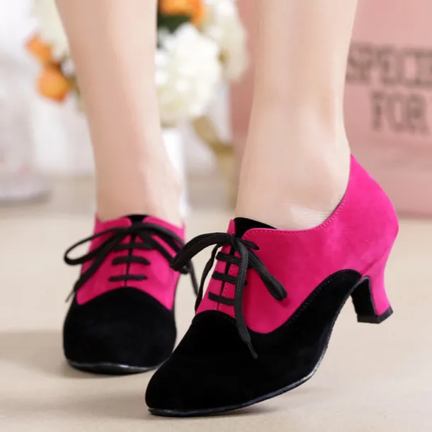 Women's Suede Lace-Up Low Heel Dance Shoes – Elegant Retro Style for Ballroom or Casual Occasions