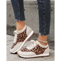 Women's Trendy Leopard Print Sneakers with Black Accents | Perfect for Casual Wear
